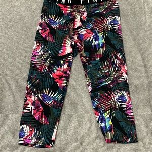 PINK Ultimate Workout Capris